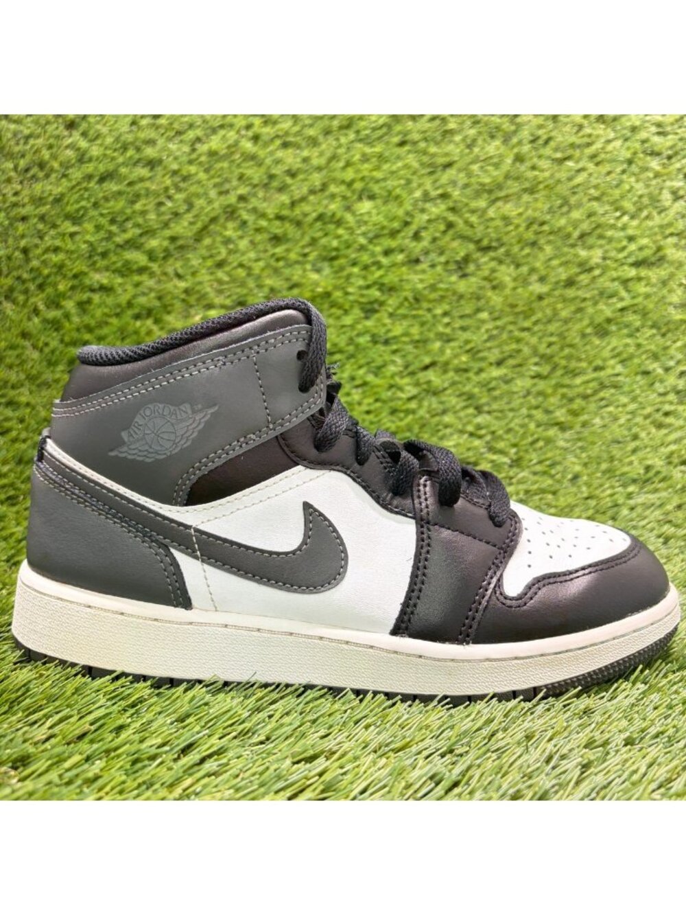 Nike Air Jordan 1 Mid Boys Size 6Y White Black Athletic Leather Shoes Sneakers